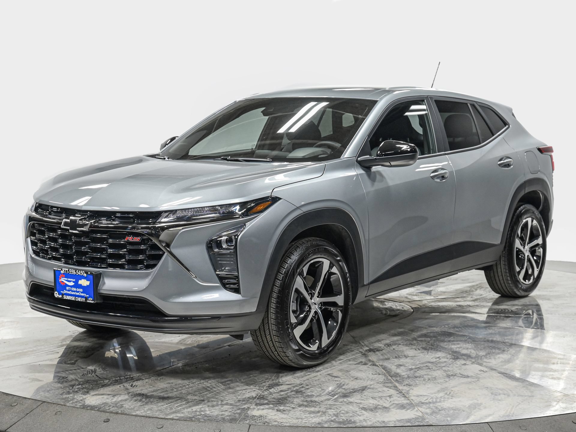 Used 2025 Chevrolet Trax RS FWD image 1