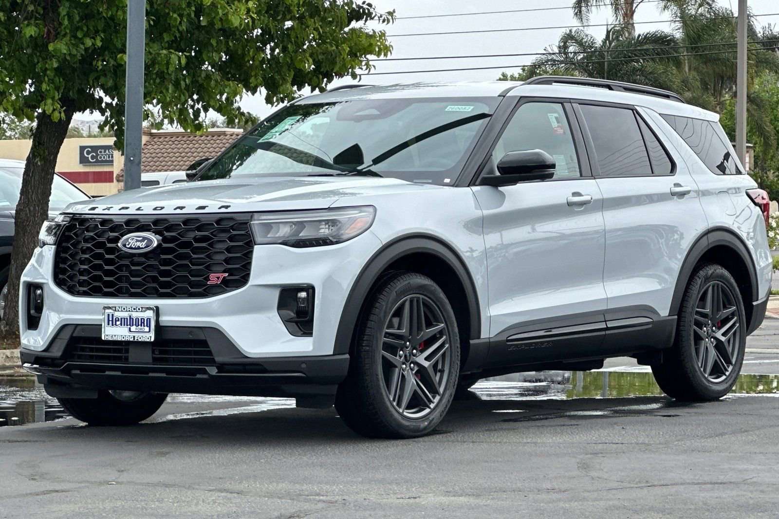 New 2026 Ford Explorer ST image 8