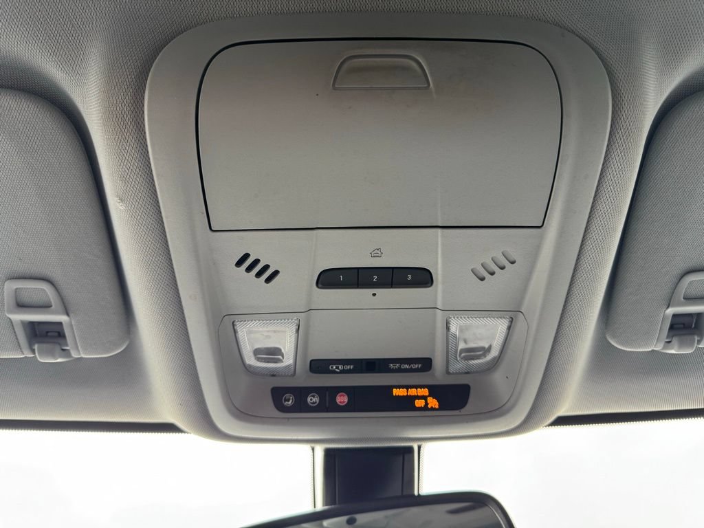 Used 2020 Chevrolet Blazer LT FWD image 32