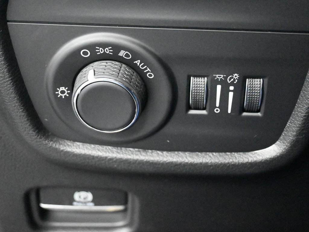 New 2026 Jeep Grand Cherokee Altitude AWD/4WD image 27
