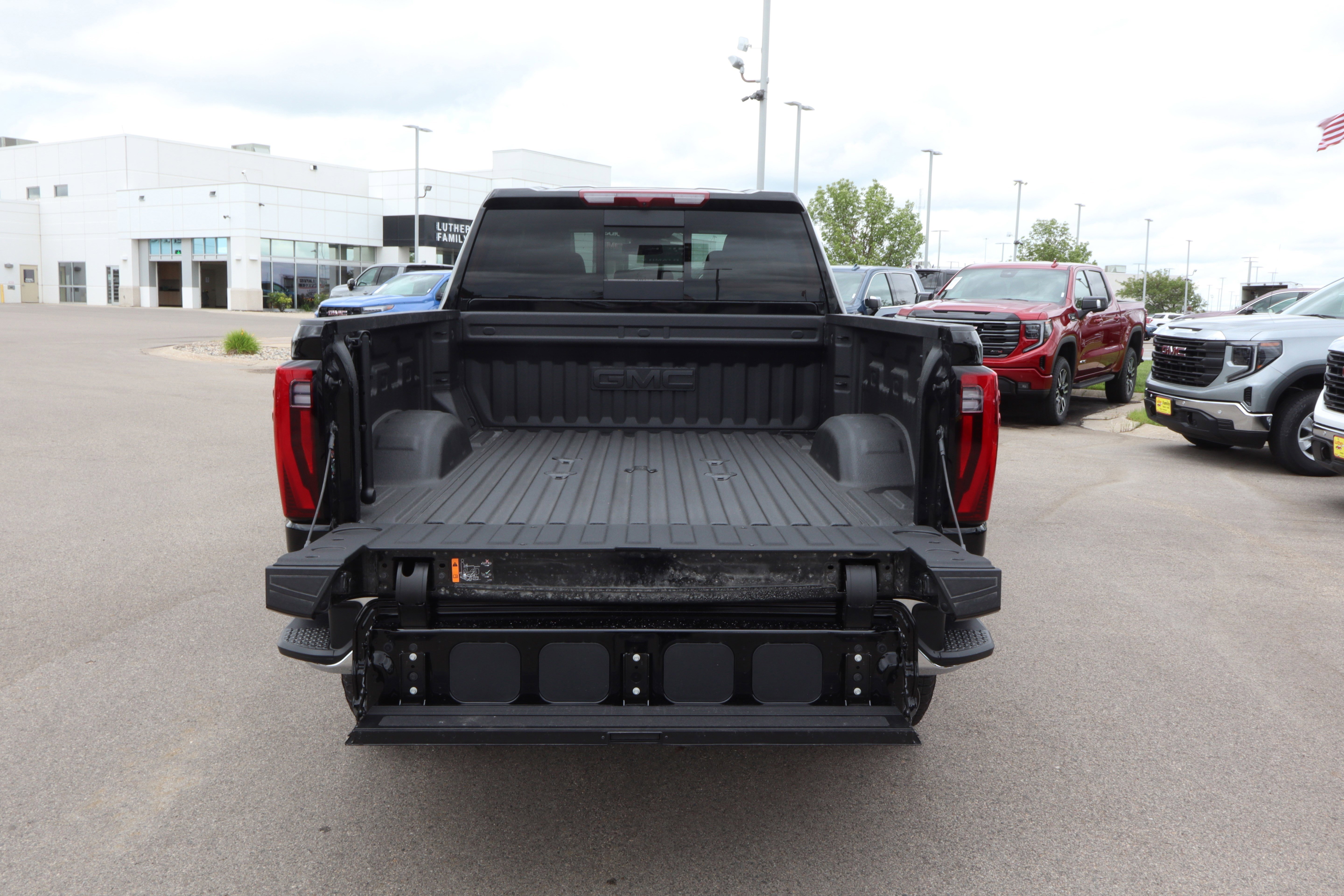 New 2025 GMC Sierra 2500 SLT w/ SLT Premium Package image 16