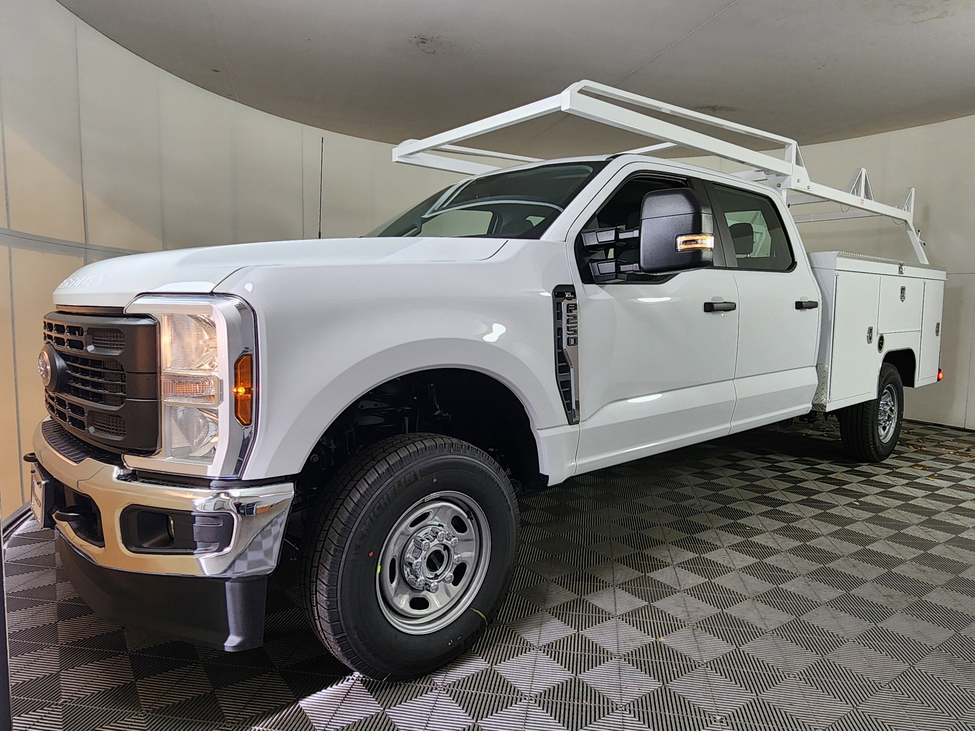 New 2026 Ford F250 XL w/ XL Chrome Package image 3