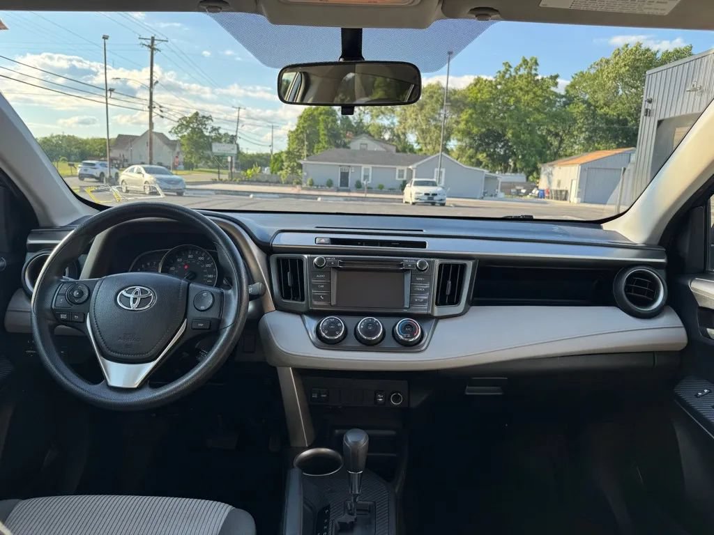 Used 2014 Toyota RAV4 LE AWD/4WD image 9