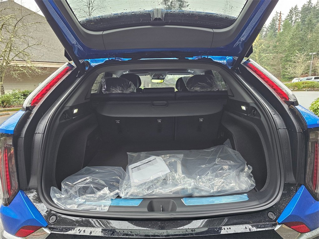 New 2026 Cadillac Optiq Luxury 2 image 15