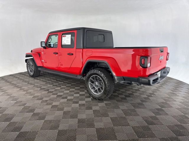 Used 2020 Jeep Gladiator Overland w/ Cold Weather Group AWD/4WD image 9