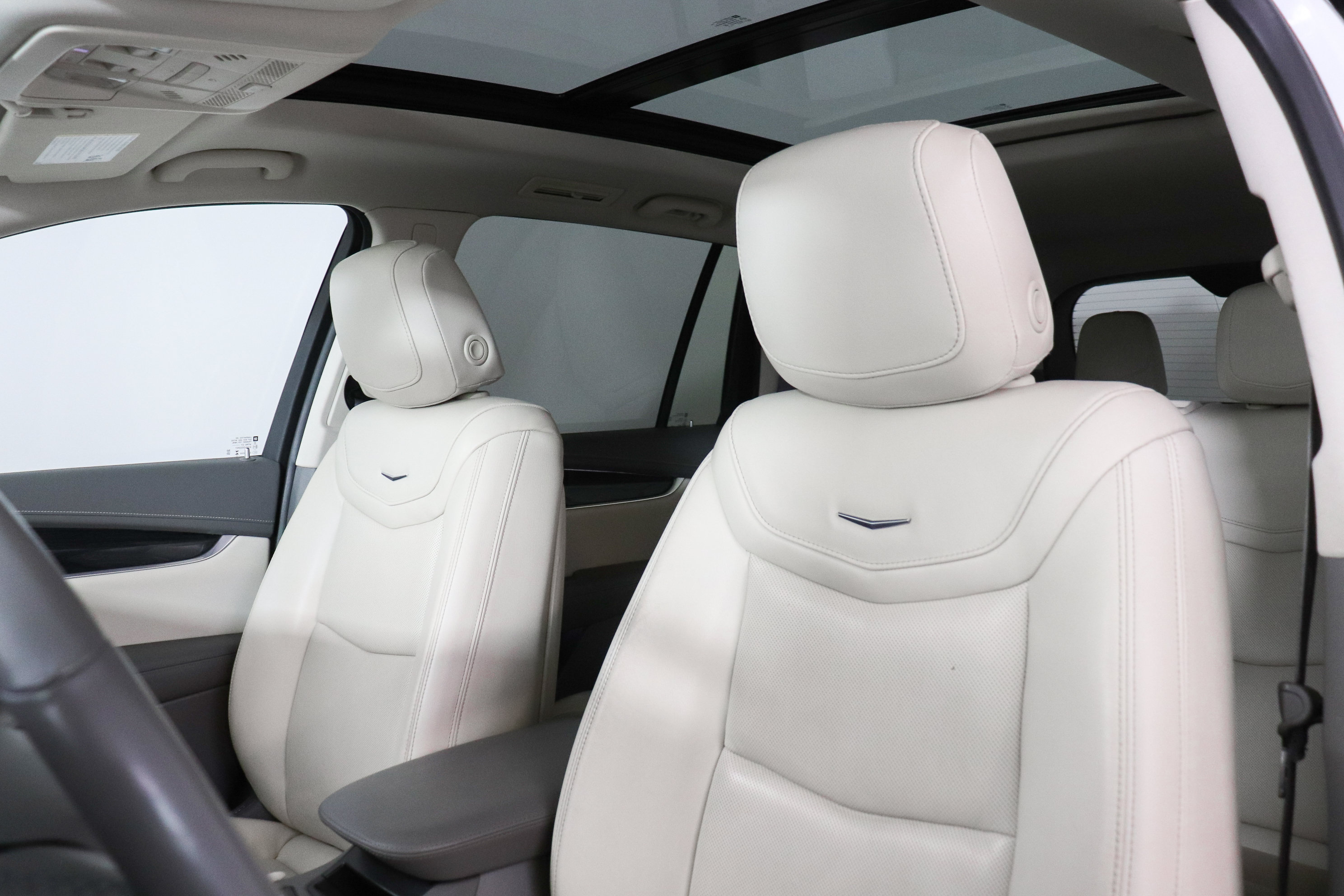 Used 2024 Cadillac XT6 Premium Luxury w/ Technology Package AWD/4WD image 14