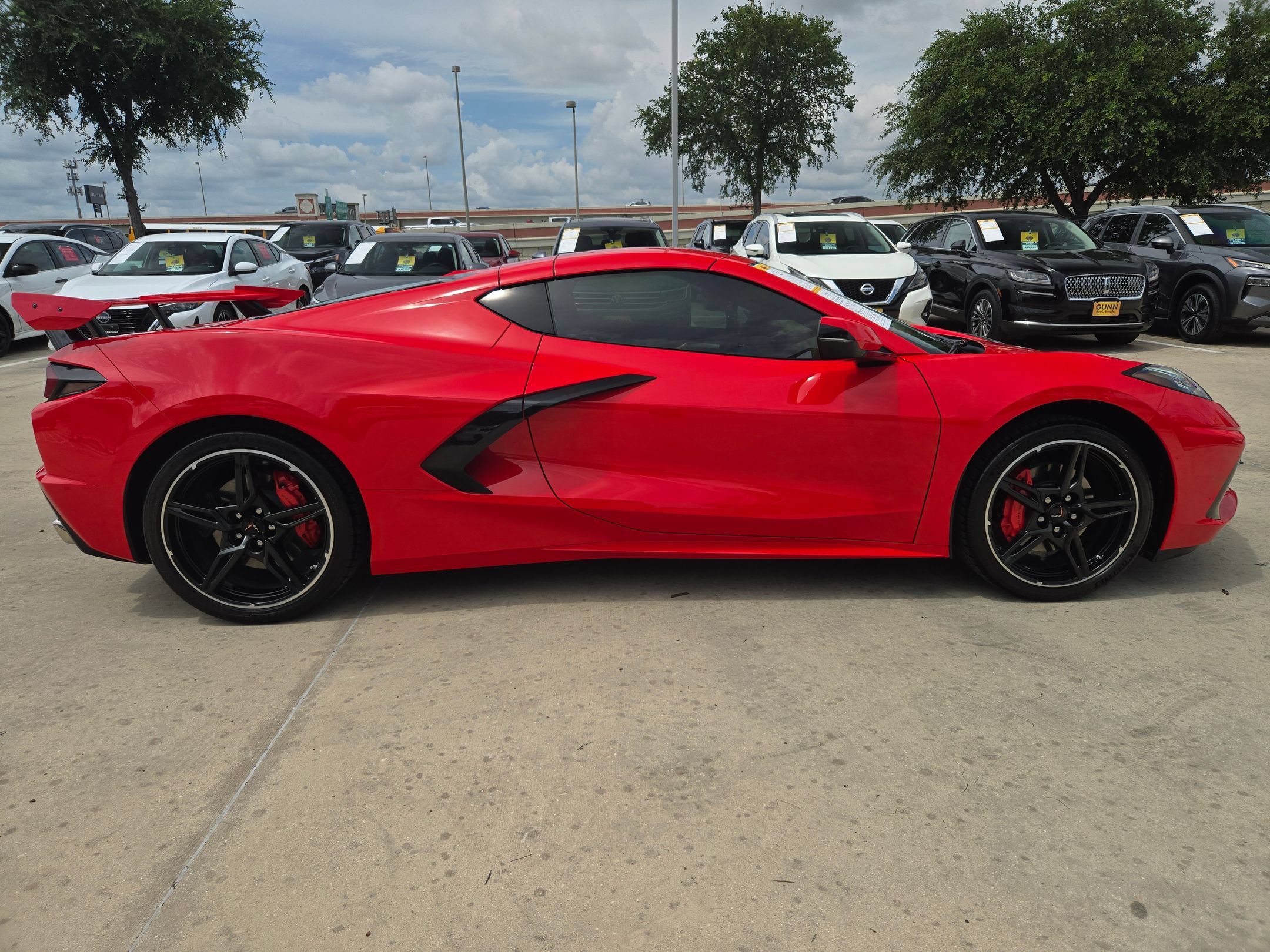 Used 2022 Chevrolet Corvette Stingray Premium Cpe w/ 3LT RWD image 2