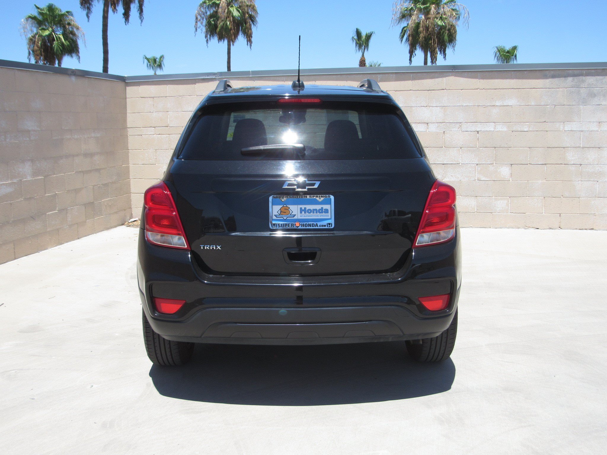 Used 2021 Chevrolet Trax LT w/ Midnight Edition FWD image 7