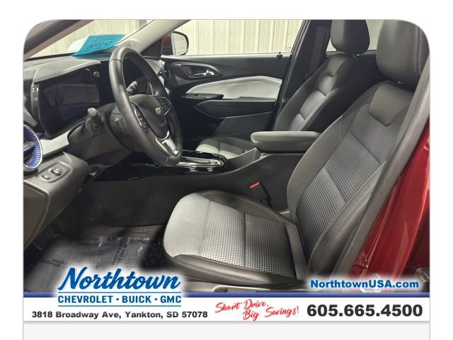 Used 2024 Chevrolet Trax LT w/ Driver Confidence Package image 9