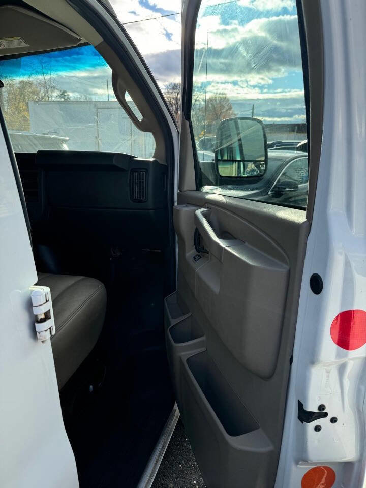 Used 2020 Chevrolet Express 2500 w/ Driver Convenience Package image 16