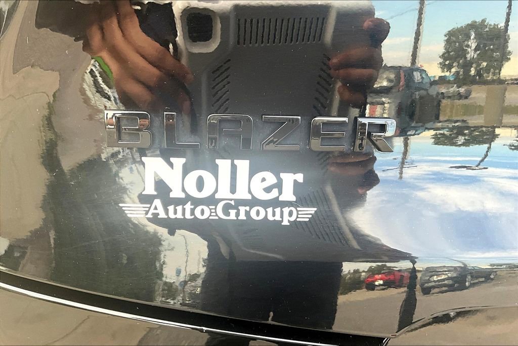 Used 2023 Chevrolet Blazer RS image 8