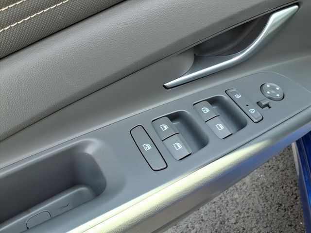 Used 2023 Hyundai Elantra SEL w/ Convenience Package FWD image 12