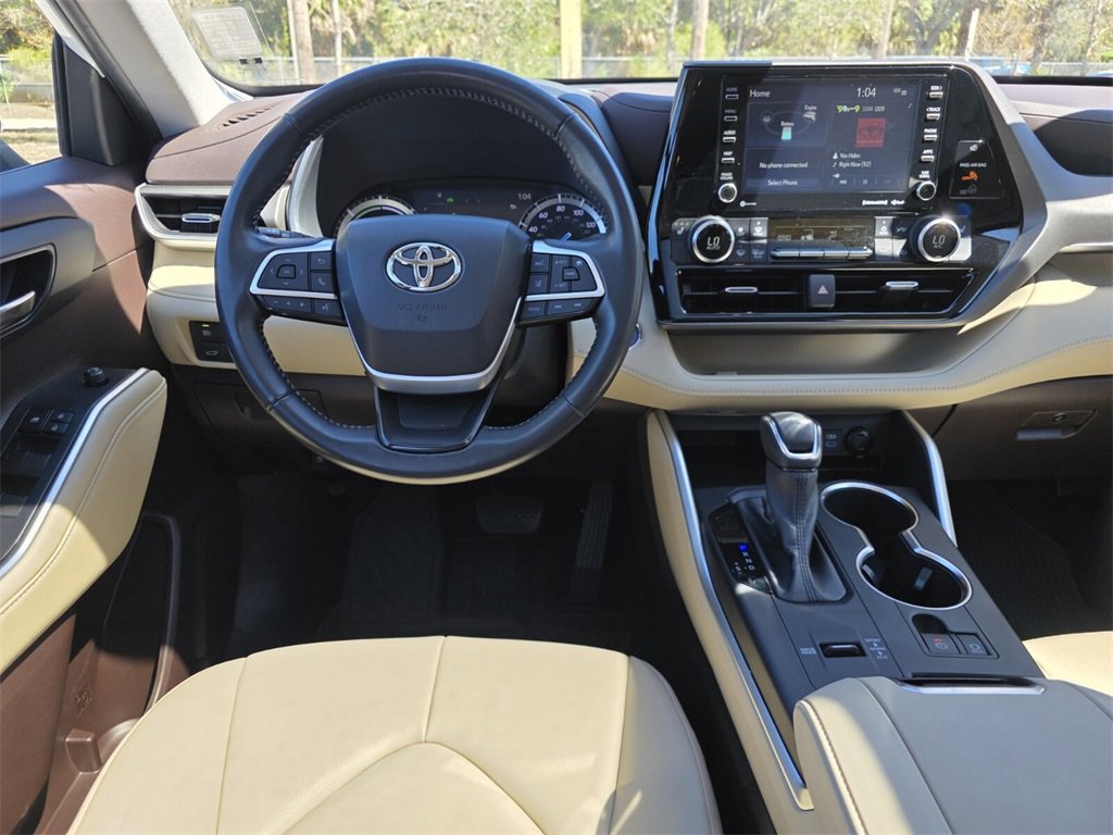Certified 2022 Toyota Highlander XLE image 7
