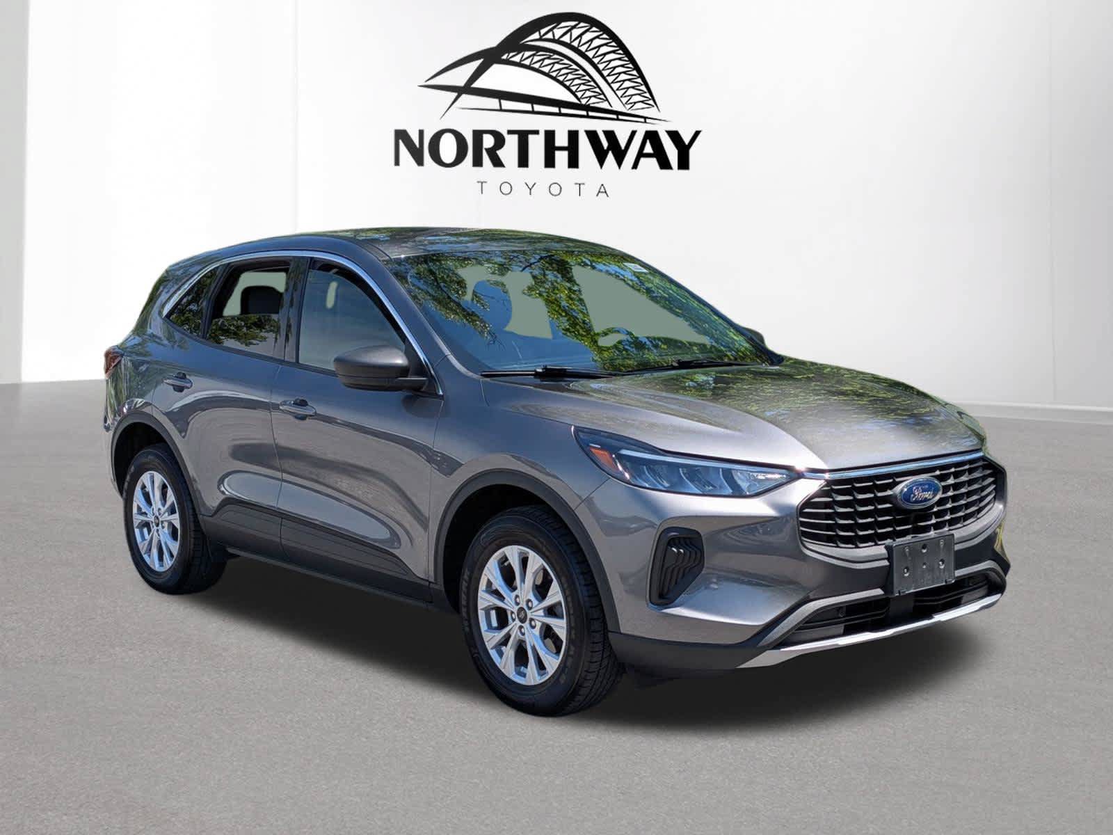 Used 2023 Ford Escape Active AWD/4WD image 1