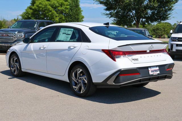 New 2026 Hyundai Elantra Sport image 3