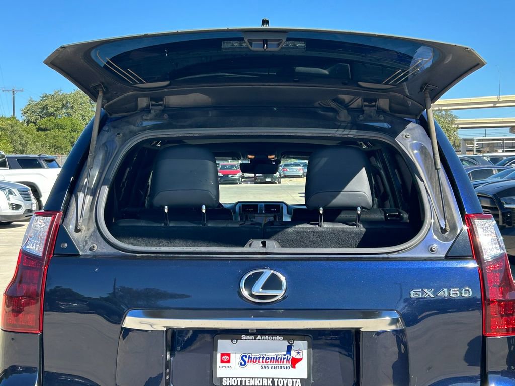 Used 2021 Lexus GX 460 Luxury w/ Sport Design Package AWD/4WD image 15