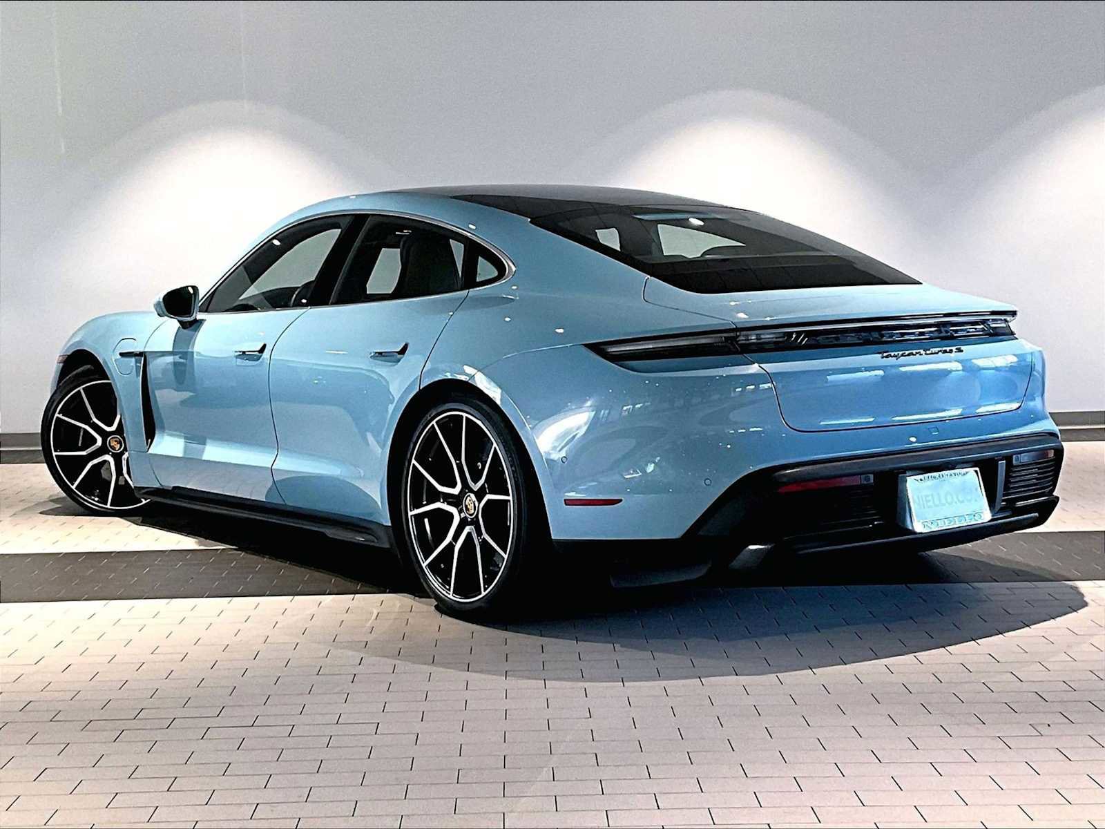 Used 2024 Porsche Taycan Turbo image 3