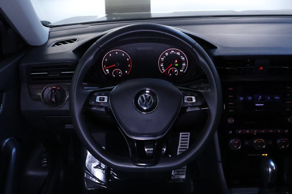 Used 2022 Volkswagen Passat 2.0T FWD image 20