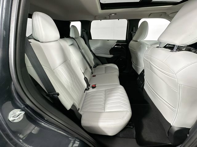 Used 2025 Mitsubishi Outlander SEL image 30