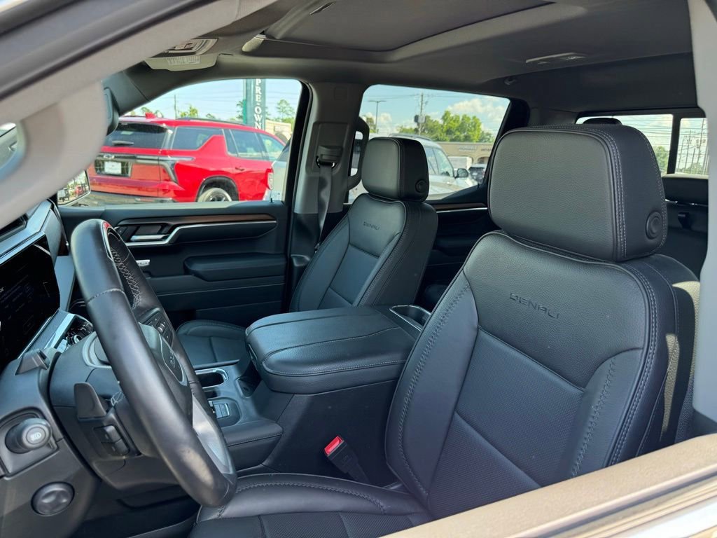Used 2025 GMC Sierra 1500 Denali AWD/4WD image 9