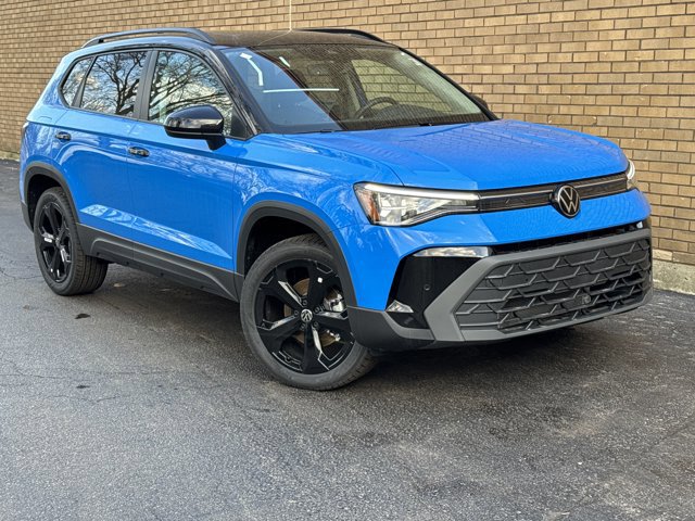 New 2025 Volkswagen Taos SE