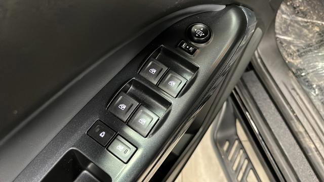Used 2021 Chevrolet Colorado Z71 AWD/4WD image 21