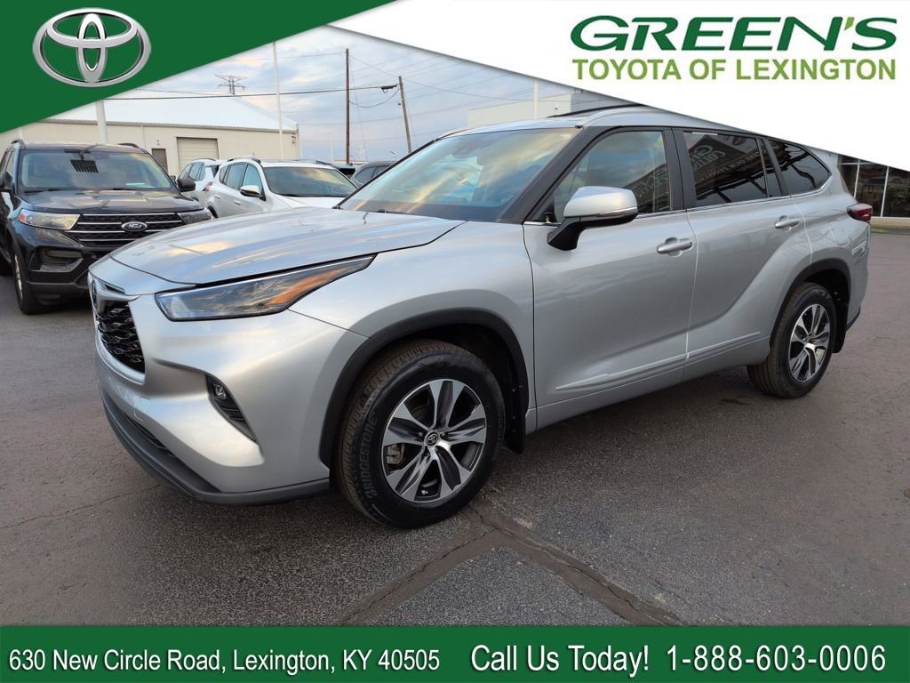 Used 2023 Toyota Highlander XLE image 1