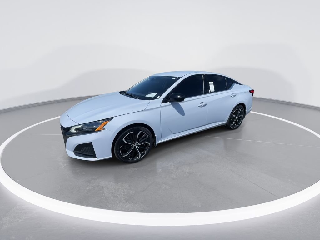 Used 2023 Nissan Altima 2.5 SR image 4