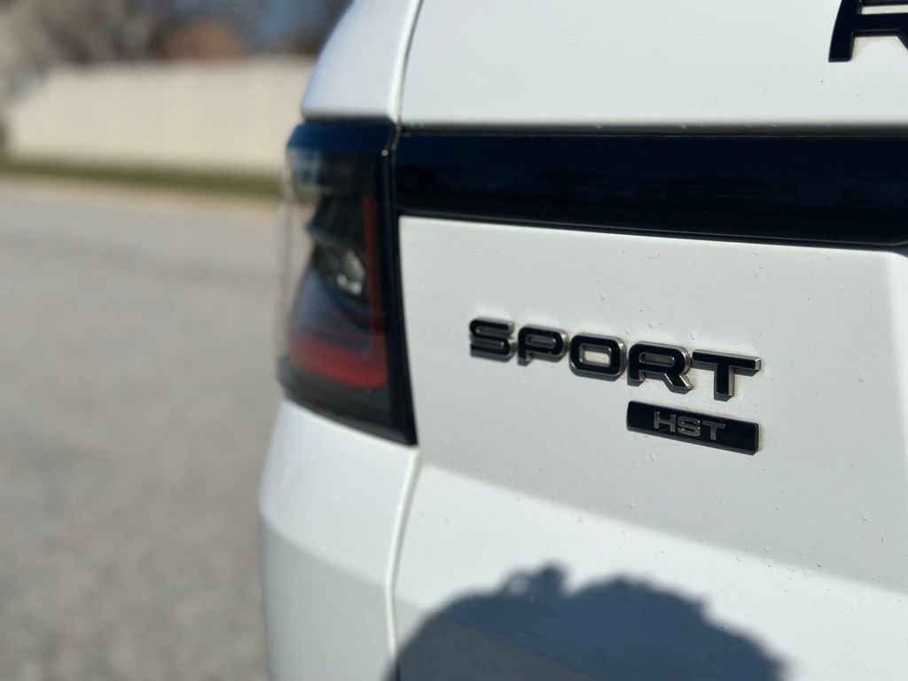 Used 2022 Land Rover Range Rover Sport HST image 13