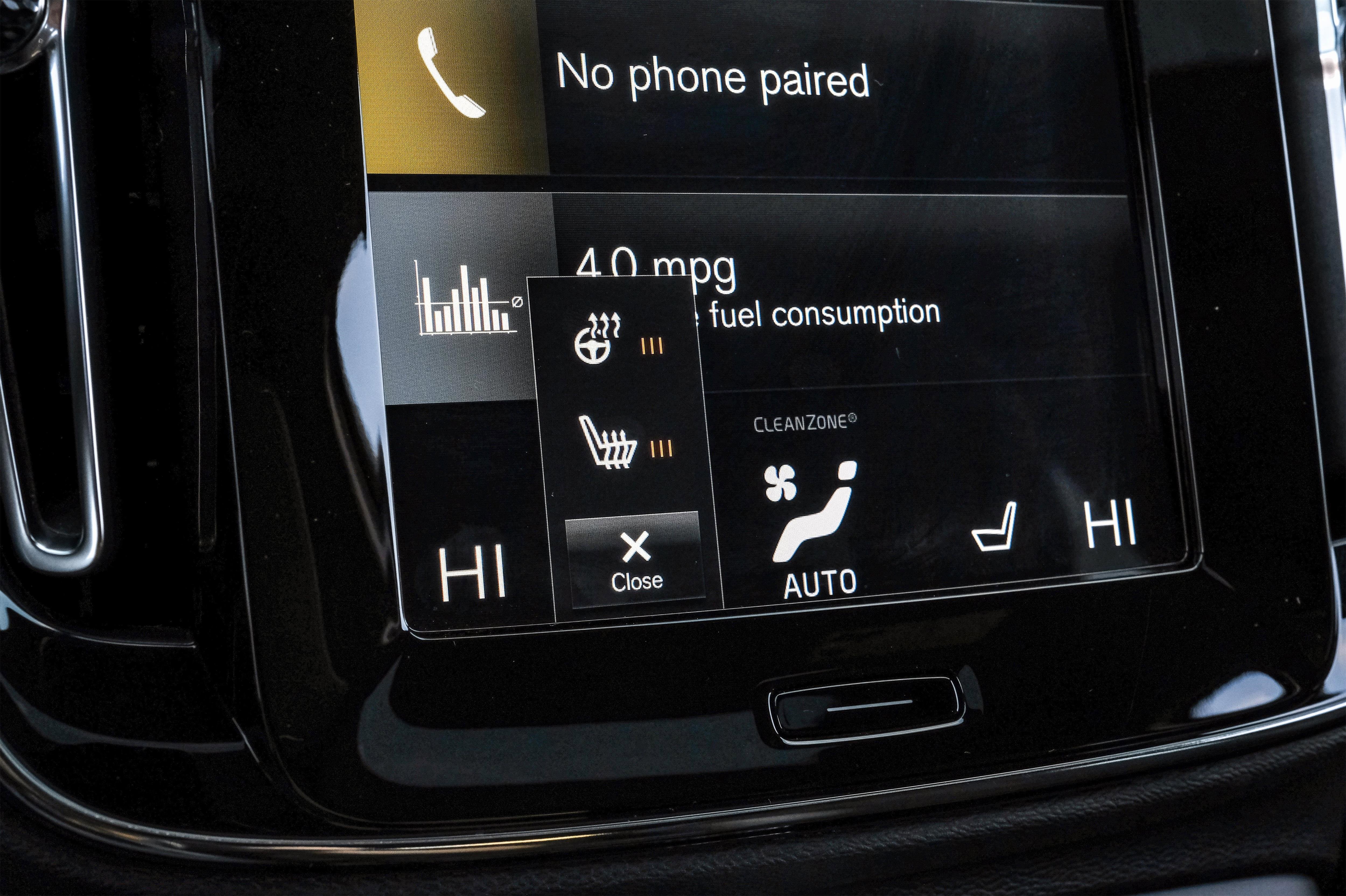 Used 2021 Volvo XC40 T4 R-Design image 31