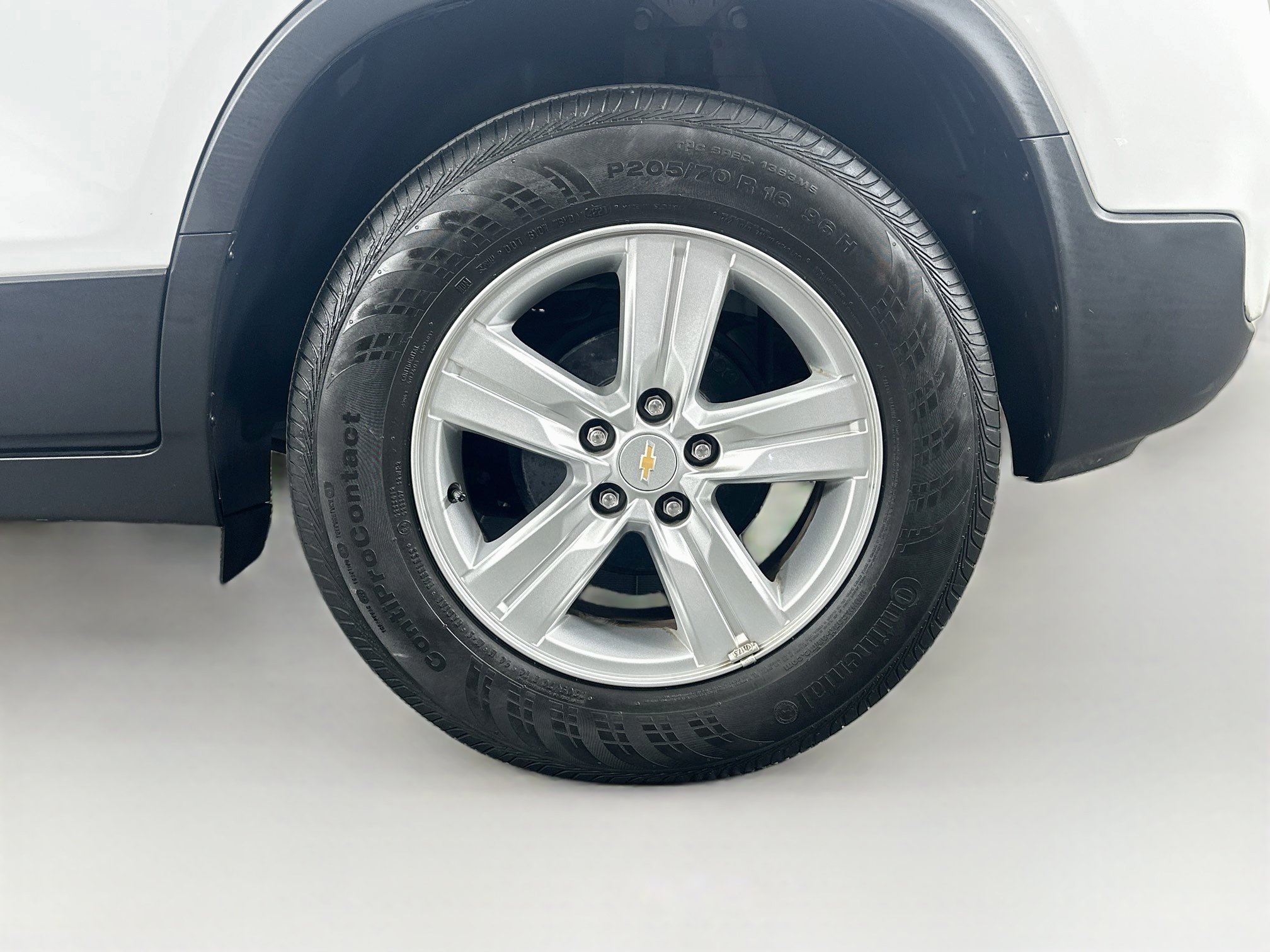 Used 2022 Chevrolet Trax LS w/ Tint and Cruise Package FWD image 11