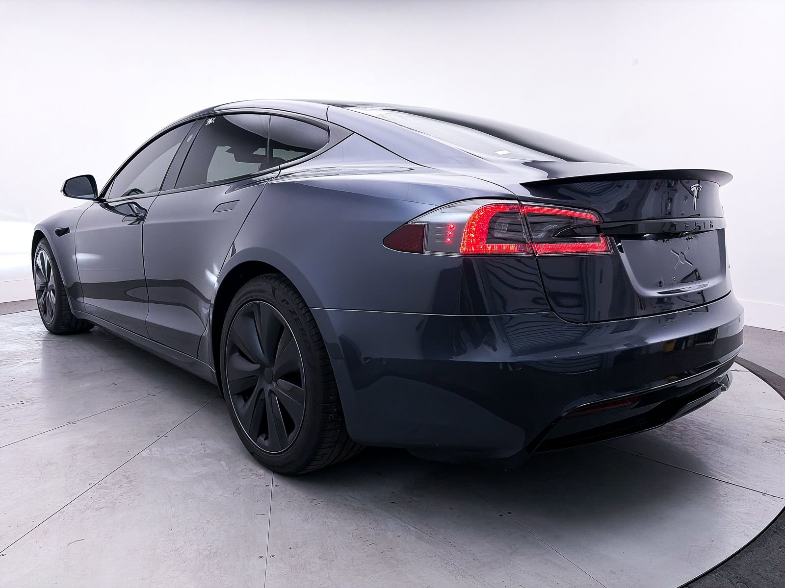 Used 2021 Tesla Model S Plaid image 12