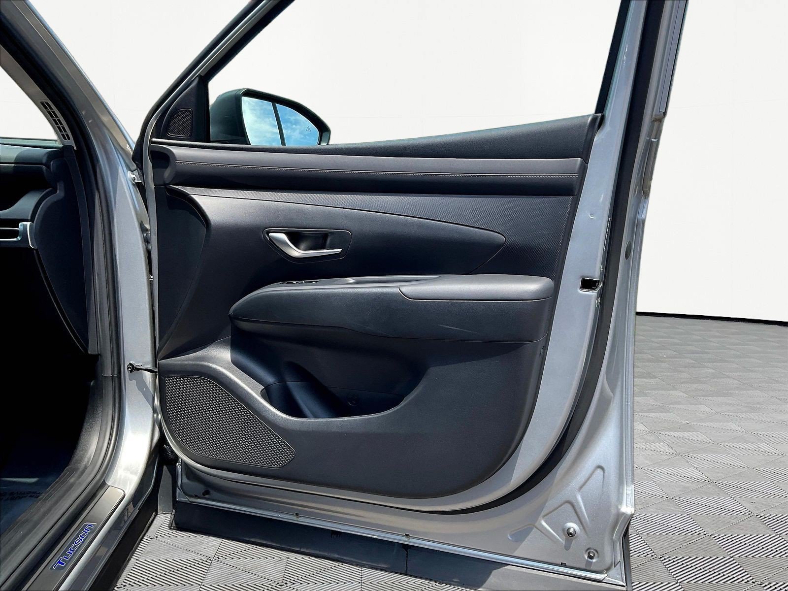 Certified 2025 Hyundai Tucson SE FWD image 27
