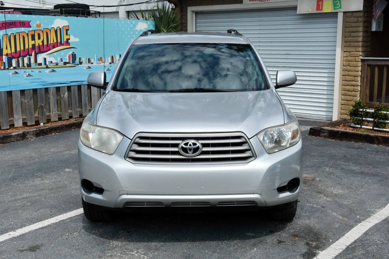 Used 2010 Toyota Highlander 2WD w/ 3rd Row Seat Pkg image 4