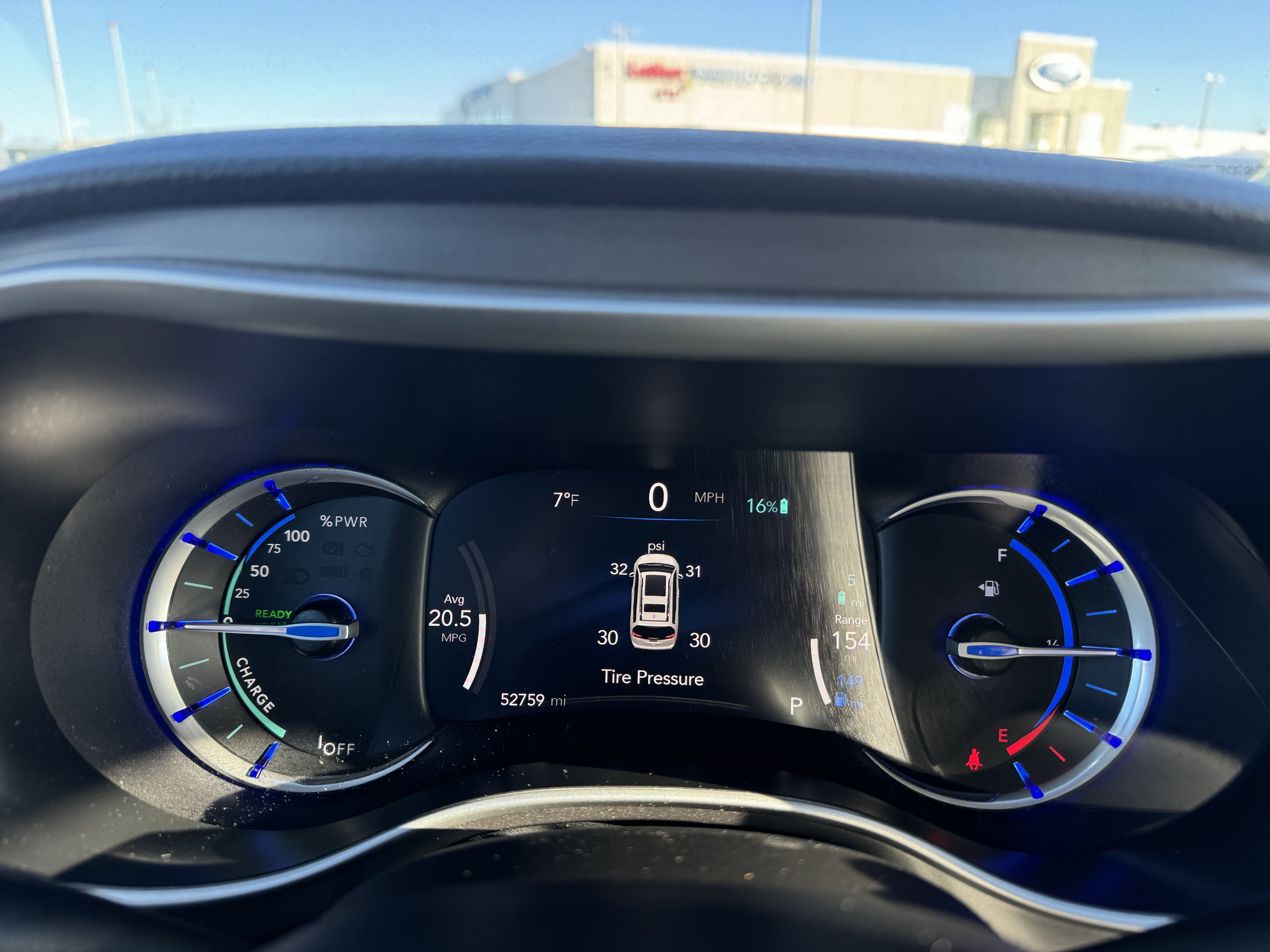 Used 2024 Chrysler Pacifica Select image 15