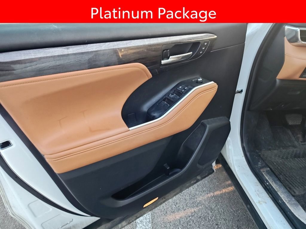 Used 2023 Toyota Highlander Platinum AWD/4WD image 6