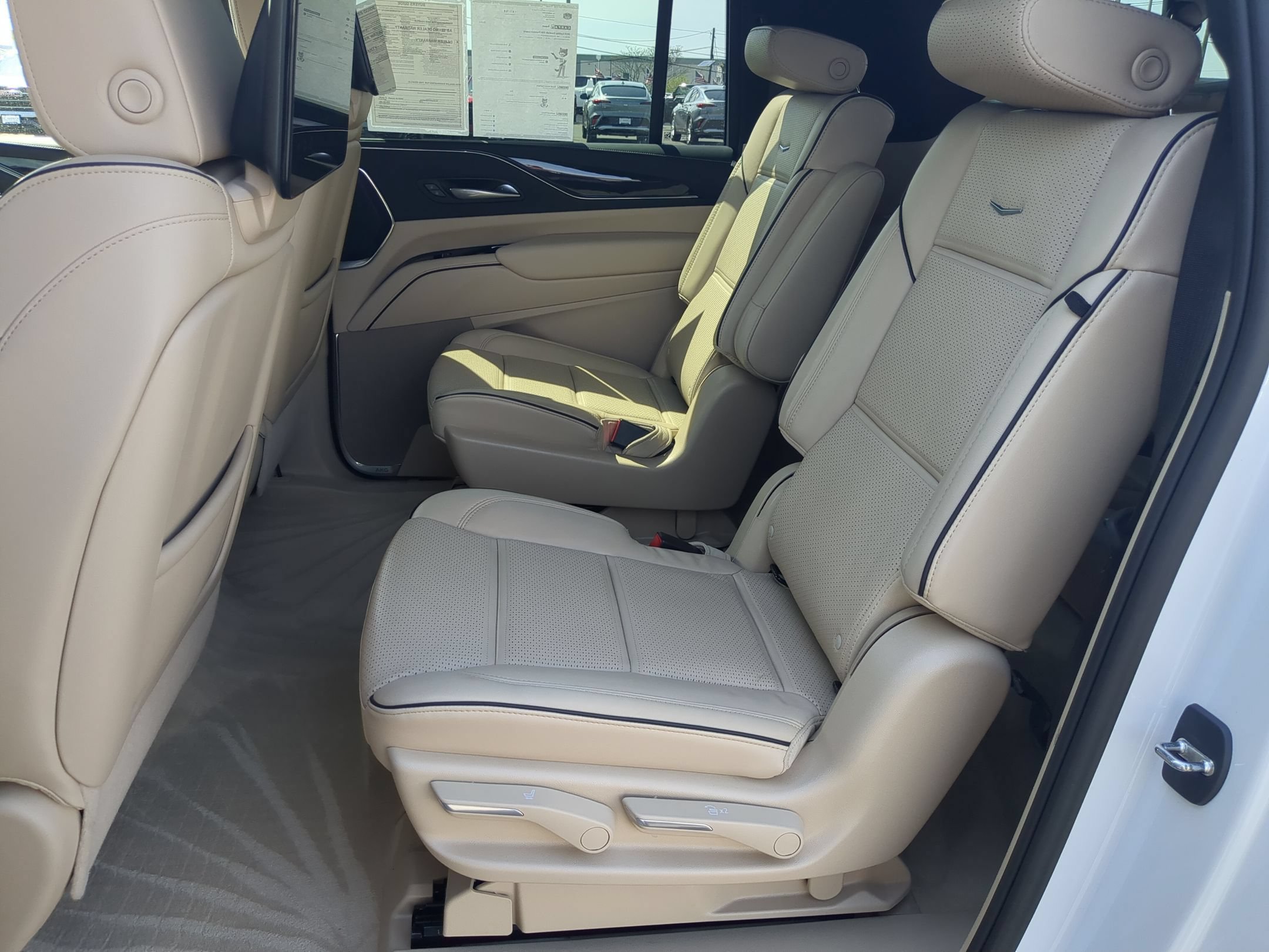Certified 2023 Cadillac Escalade ESV Premium Luxury w/ LPO, Radiant Package AWD/4WD image 24