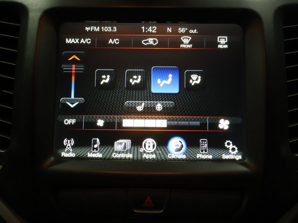 Used 2017 Jeep Cherokee Trailhawk w/ Cold Weather Group image 30