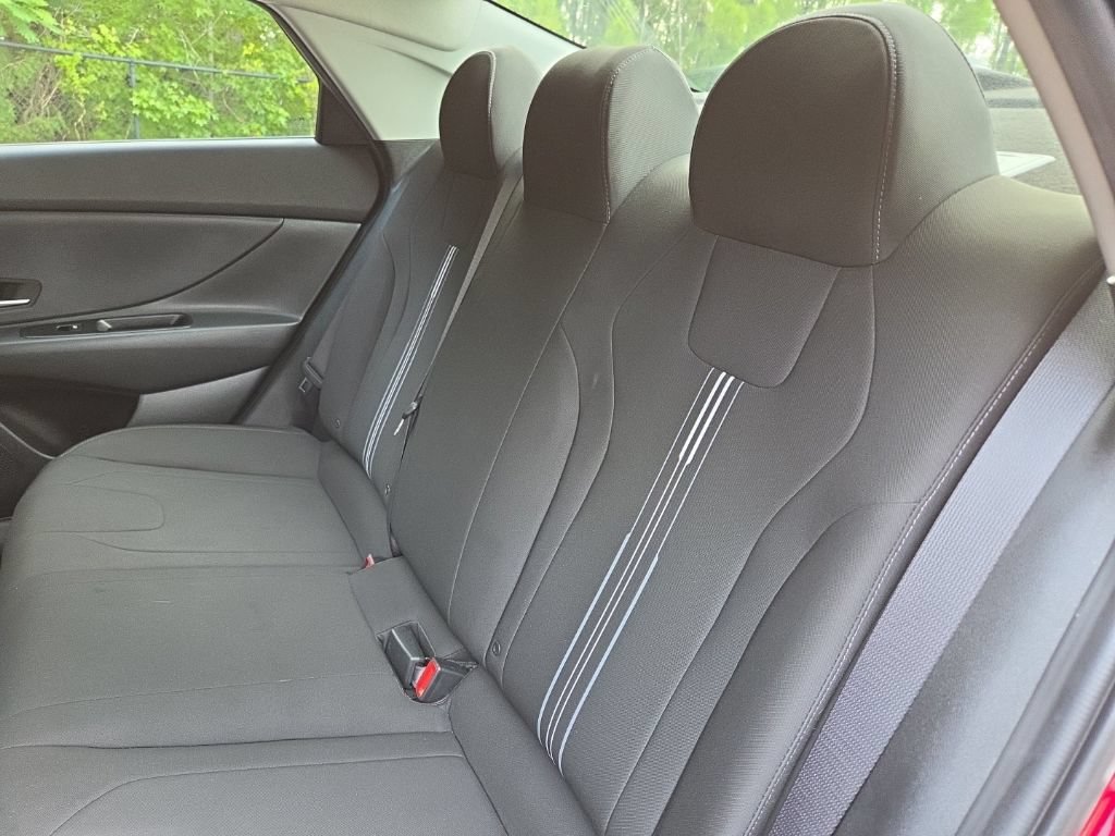 Used 2021 Hyundai Elantra SEL FWD image 28