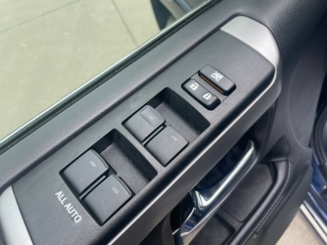 Used 2022 Toyota 4Runner Limited AWD/4WD image 36