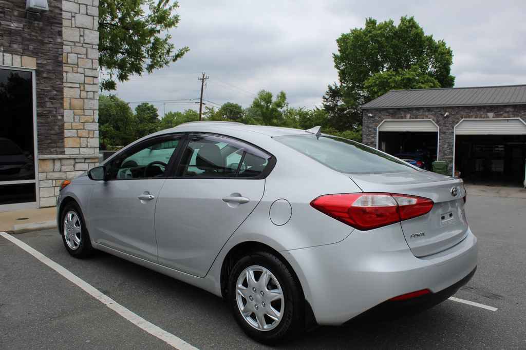Used 2015 Kia Forte LX FWD image 8