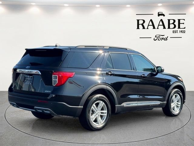 Used 2024 Ford Explorer XLT w/ Equipment Group 202A AWD/4WD image 7