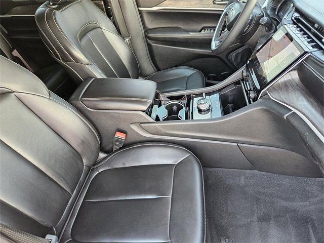 Used 2023 Jeep Grand Cherokee L Limited image 13