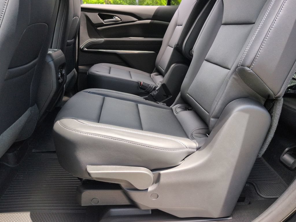 New 2026 Chevrolet Traverse LT w/ Driver Confidence Package FWD image 20