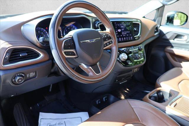 Used 2020 Chrysler Pacifica Limited FWD image 10