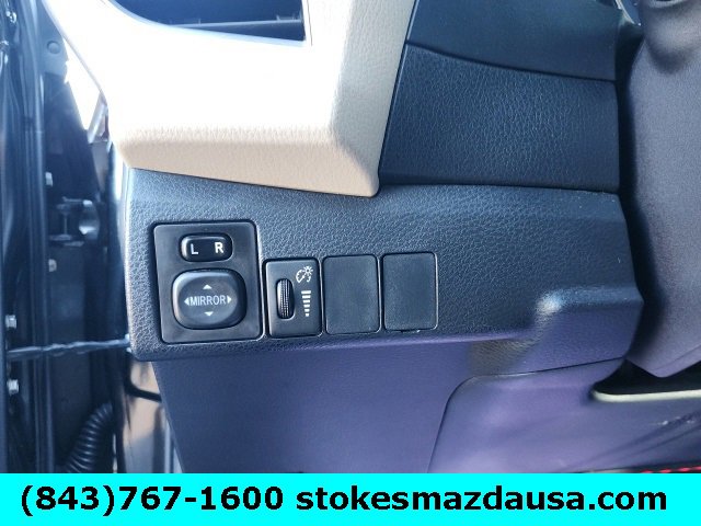 Used 2015 Toyota Corolla LE image 15