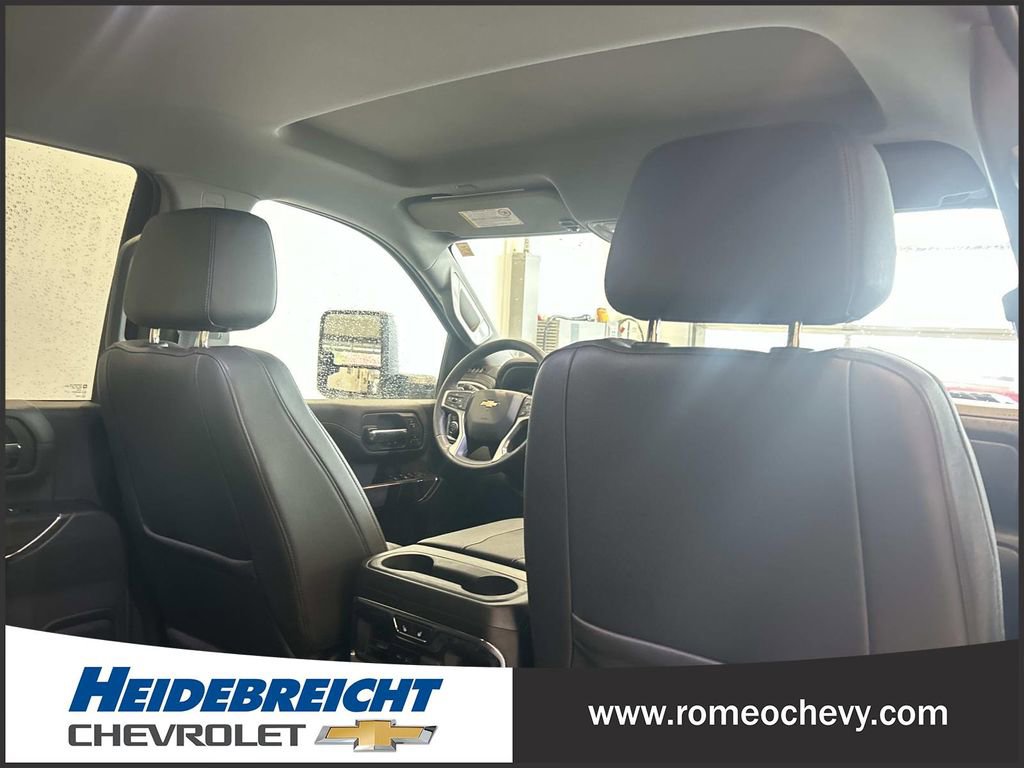 Used 2023 Chevrolet Silverado 2500 LTZ w/ LTZ Convenience Package image 31
