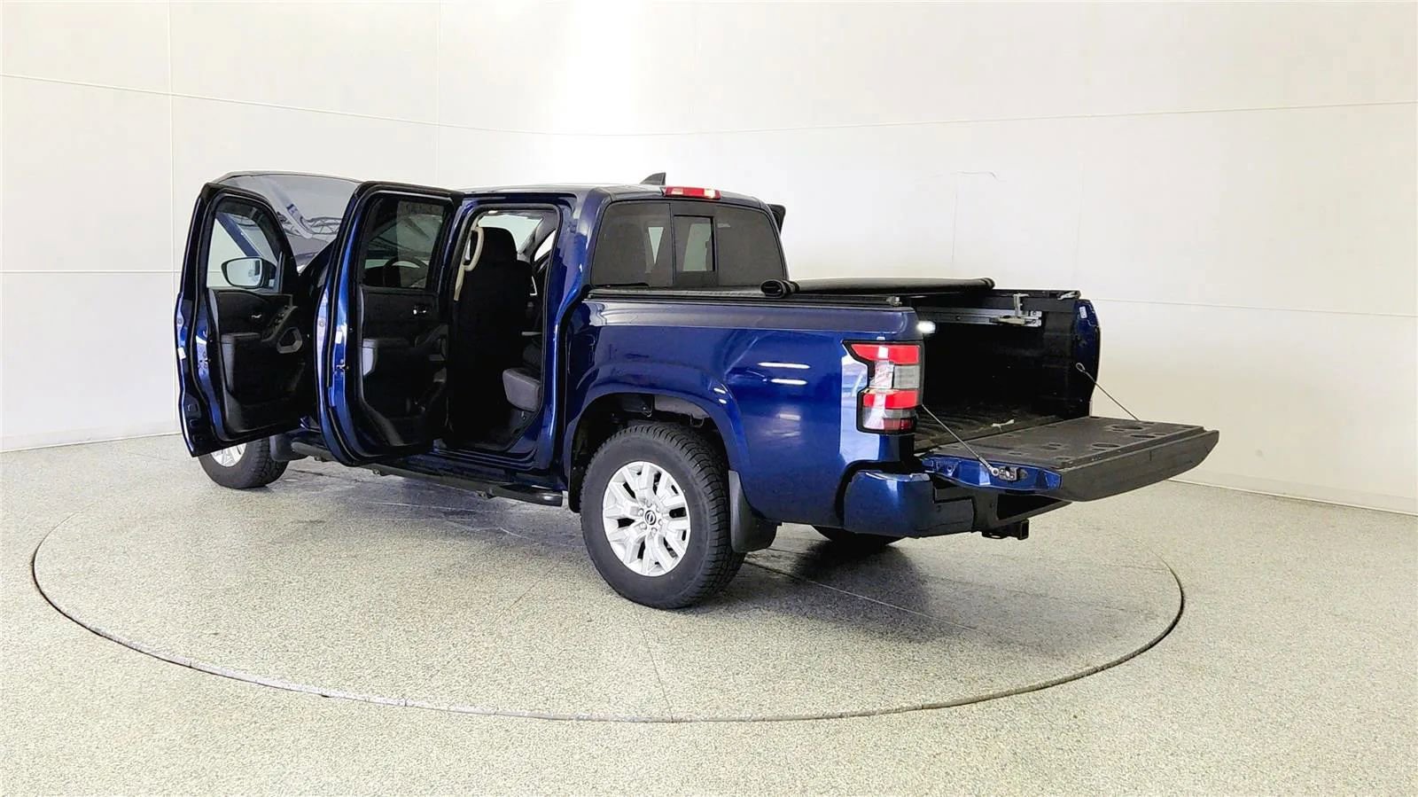 Used 2022 Nissan Frontier SV image 11