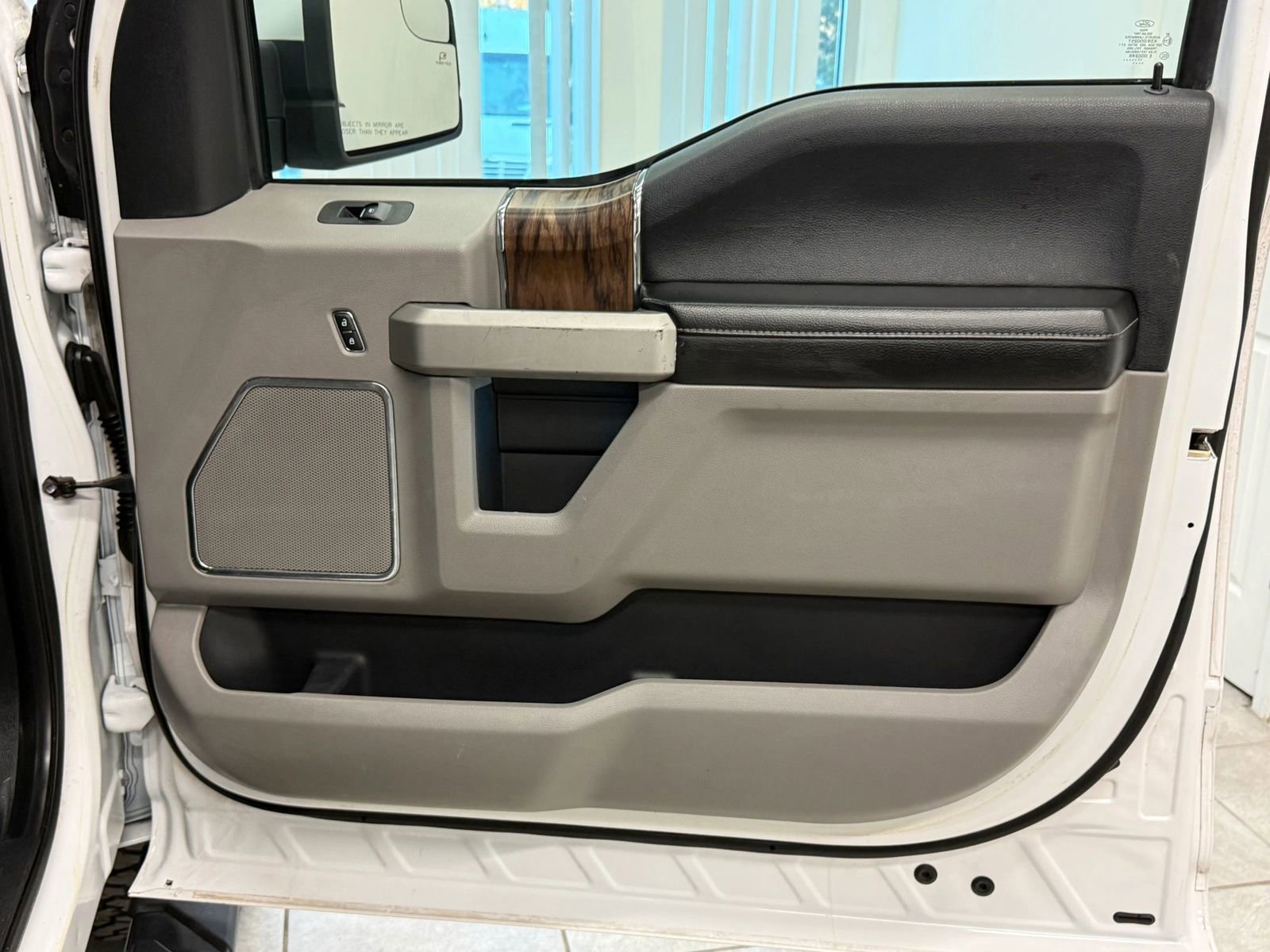 Used 2018 Ford F150 Lariat w/ Trailer Tow Package image 21