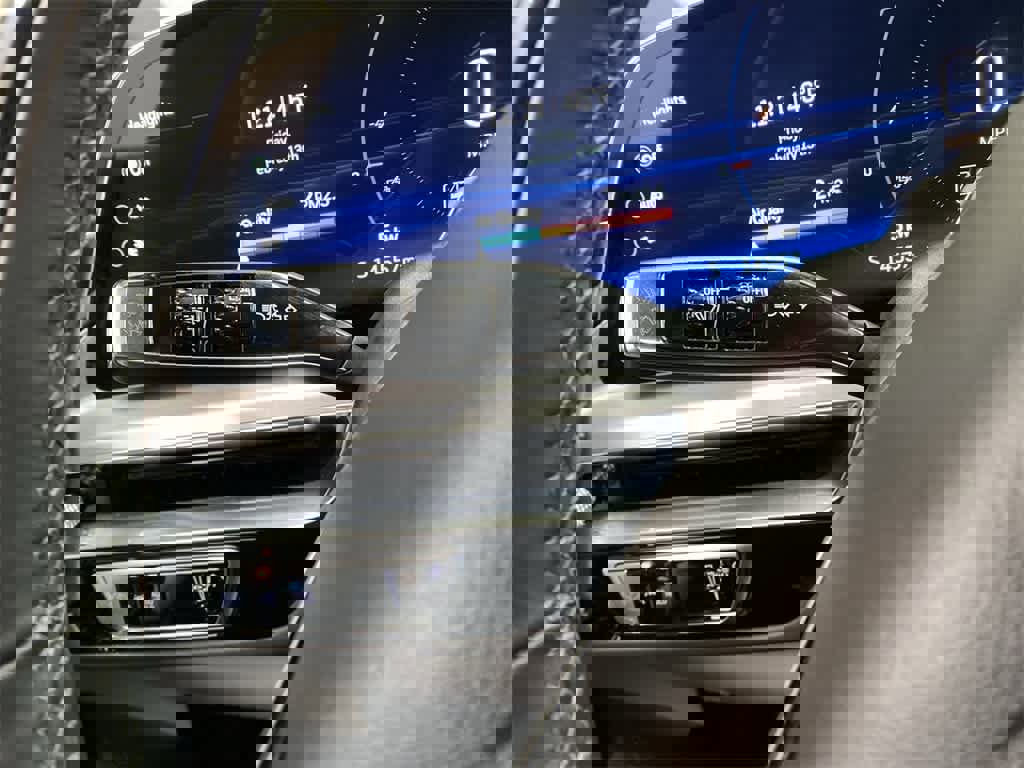 Certified 2024 Cadillac Lyriq Luxury image 24